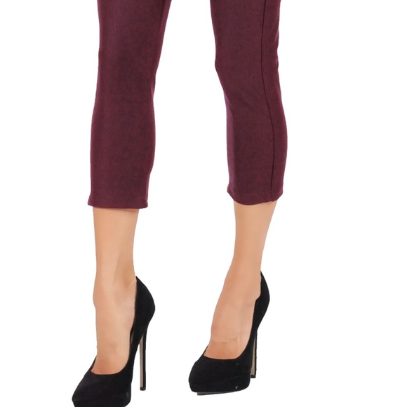 CODEFIT Burgundy Color Capri Pants with Pockets - Picture 6 of 12